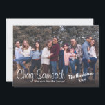 Roligt Photo Template Jewish Flat Helgdag Card Julkort<br><div class="desc">Vilket roligt sätt att hälsa på din familj och dina vänner! Skicka dem ett hälsningskort för personligen med ett eget foto. Ladda enkelt upp ditt eget foto och byt namn till ditt eget. På kortet bak kan du skriva ditt eget sveva-meddelande eller ta bort texten och skriva ut kortet med...</div>