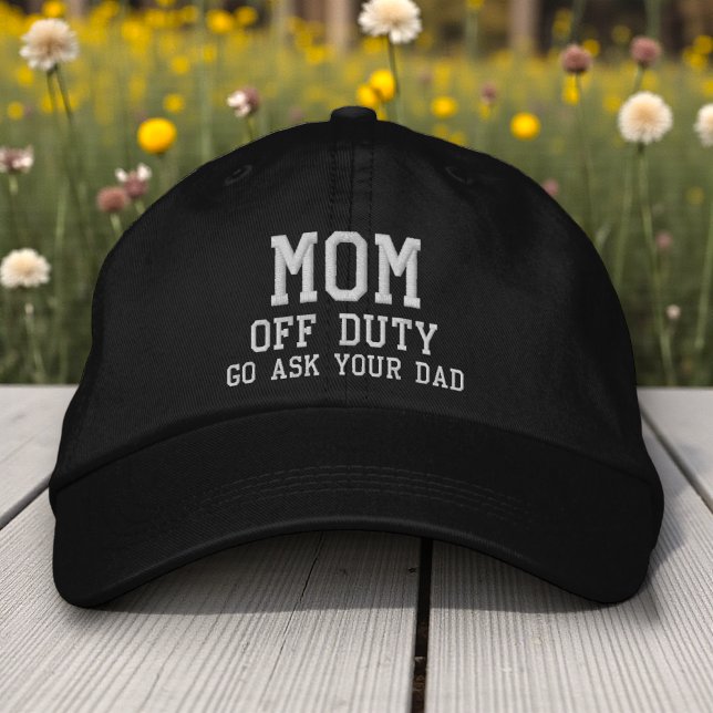 Roligt Present till Mamman När Hon Inte Jobbar Broderad Keps (Skapare uppladdad)
