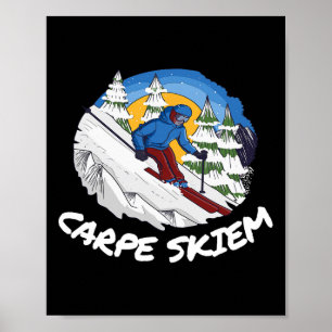Roligt Puder Skidåkning Carpe Skiem Poster