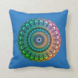 Roligt Rainbow and Hearts Mandala on Blue Kudde