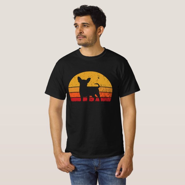 Roligt Retro Vintage Sunset Chihuahua T Shirt (Hel framsida)
