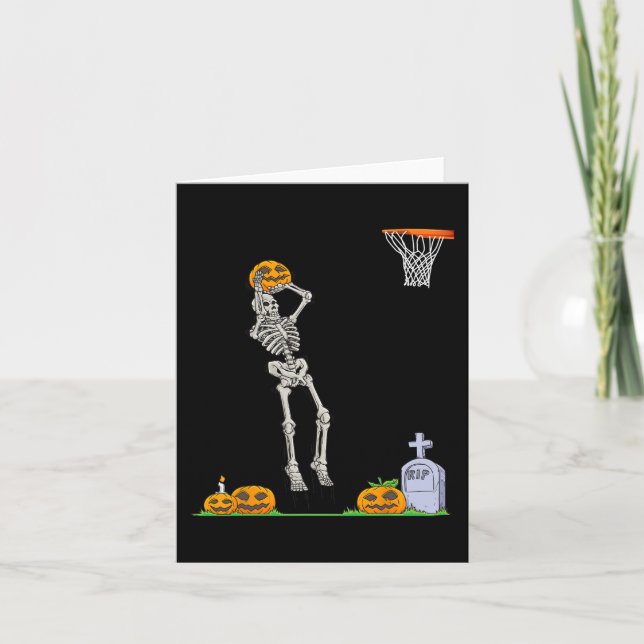 Roligt Skeleton Basketball Halloween Pumpkin Kort (Framsida)