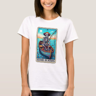 Roligt skelettfiske krokat på ingenting Tarot T Shirt