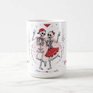 Roligt skelettpar i kärlek kaffemugg