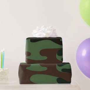 Roligt slående in papper för Camo mönster Presentpapper