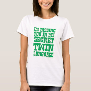 Roligt Slogan i den funktionella dubbla språkfamil Tee Shirt