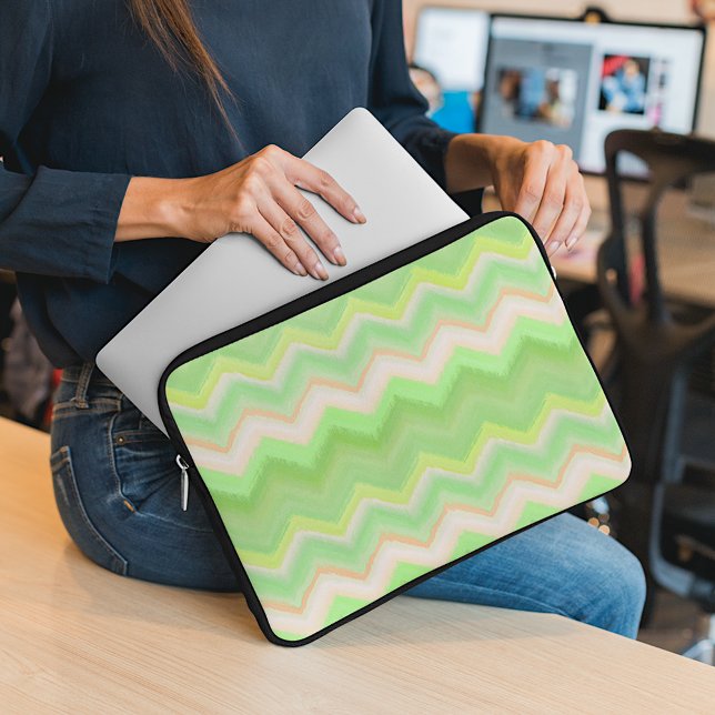 Roligt Sommar Orange Lime Green Ikat Zigzag Mönste Laptop Sleeve (Skapare uppladdad)