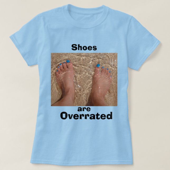 Roligt Sommarnotering - Shoes är overrate T Shirt (Design framsida)
