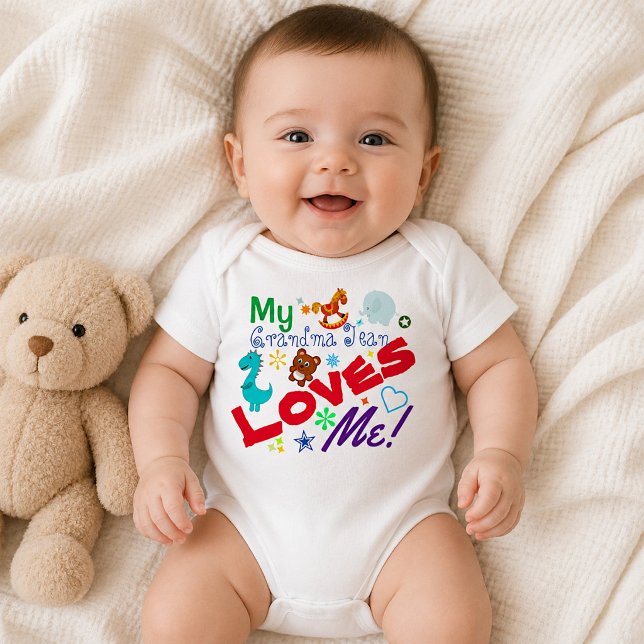 Roligt Spelar färgstark Min mormor Kärlek mig T Shirt (AI-generated models used in mockup imagery.)
