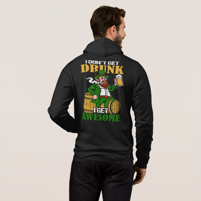 Roligt St.Patrick’s Day för män T Shirt (Hel baksida)