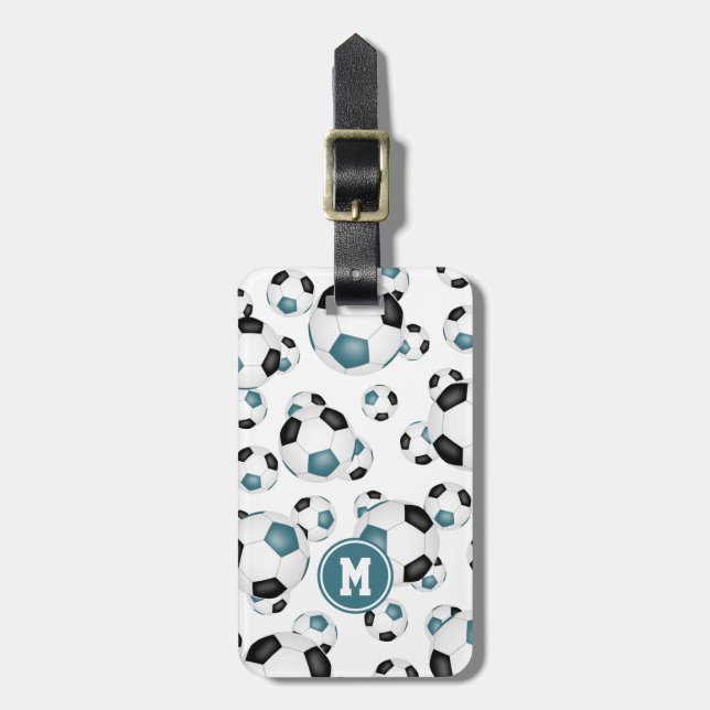 roligt, svart fotbollar mönster monogrammerade bagagebricka (Vertikal Framsida)