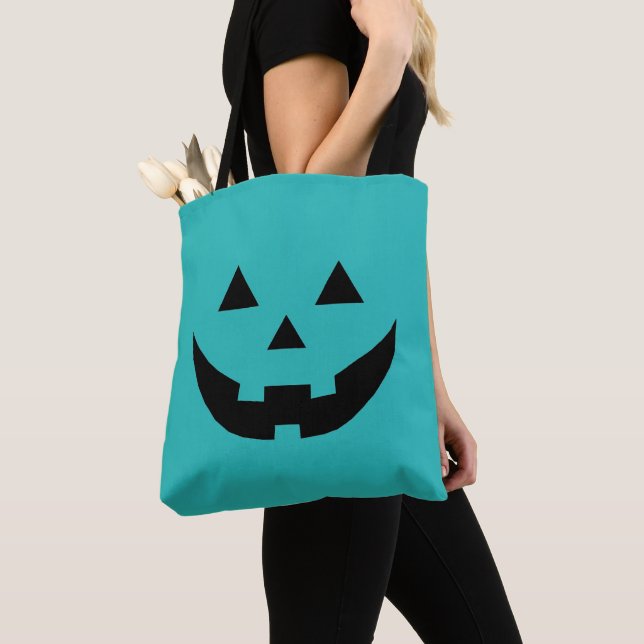 Roligt teal Jack o lantern pumpkin ansikte Hallowe Tygkasse (Närbild)