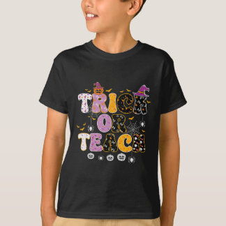 Roligt Trick Or Teach Halloweenlärare T Shirt