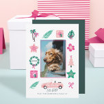 Roligt Tropical Jul: Rullande konverterbart foto Julkort<br><div class="desc">Fira den festliga julhelgen med vårt roligt tropiskt, festivt och färgstarkt fotokort för helgdag. Vår festliga tropiska design har ett enda foto i mitten på kortet för att visning ditt eget foto från roligten. Fotot är inramat med olika illustrationer av tropiska julteman, bland annat en konvertibel rosa, utandning av handflatan,...</div>