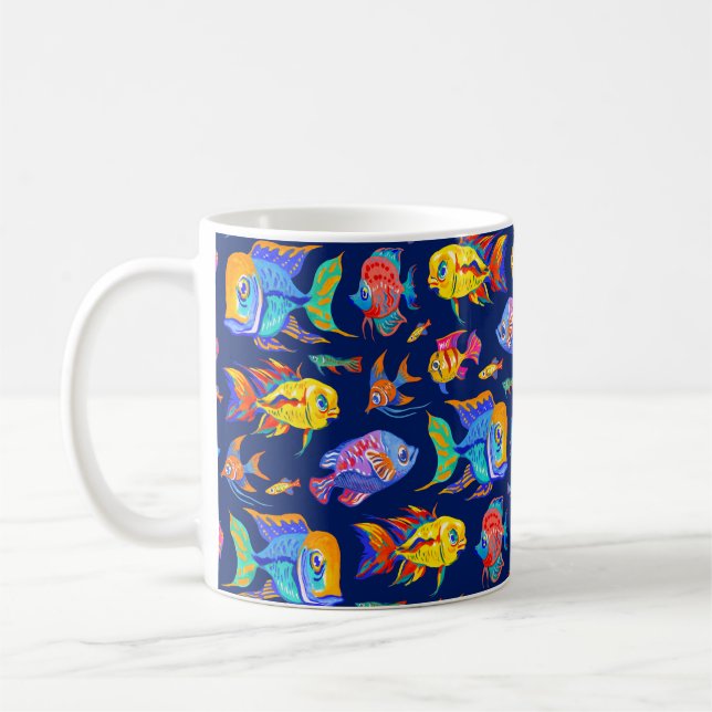 Roligt tropiska fiskar på mörk blått kaffemugg (Vänster)