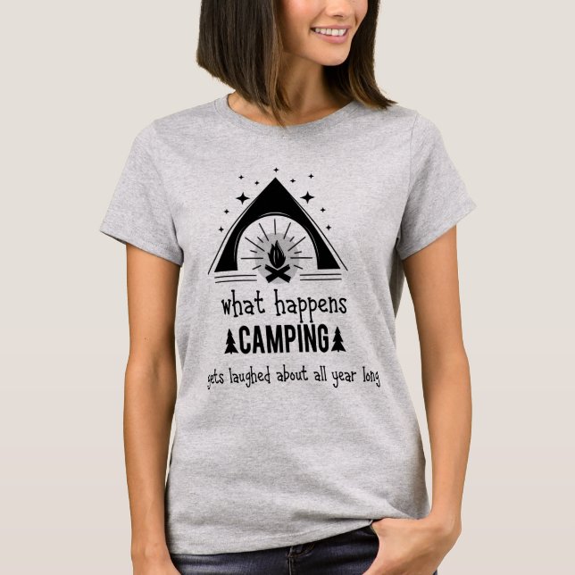 Roligt vad som händer Camping Gets har letat efter T Shirt (Framsida)