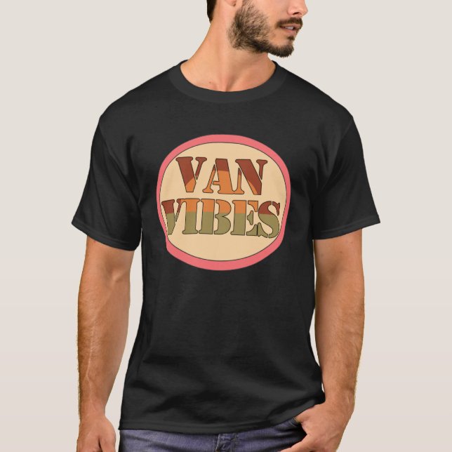 Roligt Van Vibes Retro Van Life Camper T Shirt (Framsida)