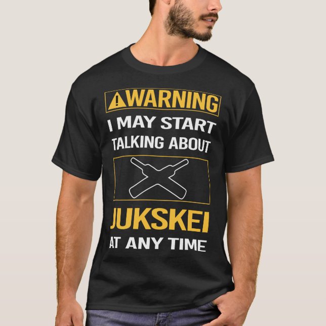 Roligt Varnings Jukskei T Shirt (Framsida)