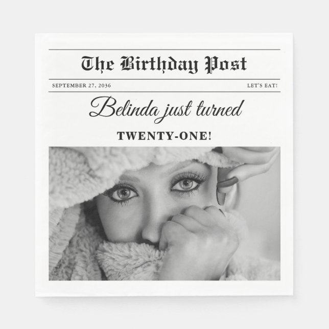 Roligten Black & White Photo Birthday Newspaper Pappersservett (Framsidan)