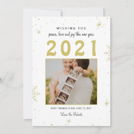 roligten om snöflummen i baby under det nya året julkort