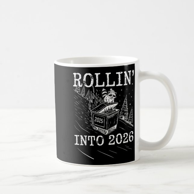 Rollin’ Into 2026 Raccoon Dumpster Fire New Year M Kaffemugg (Höger)