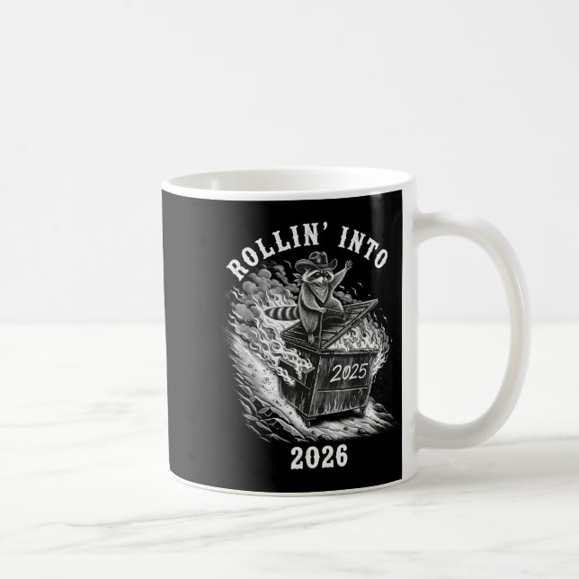 Rollin Into 2026 Raccoon Funny Dumpster Fire 2025  Kaffemugg (Höger)
