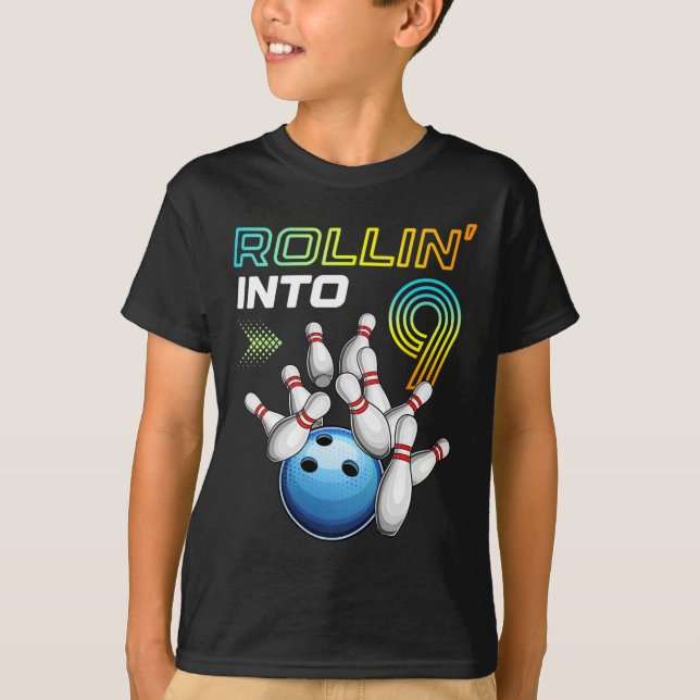 Rollin Into 9 Retro Bowling Birthday Party 9th Bir T Shirt (Framsida)