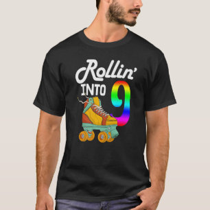 Rollin till 9 kvinnor som kissar rullskor Birthda T Shirt