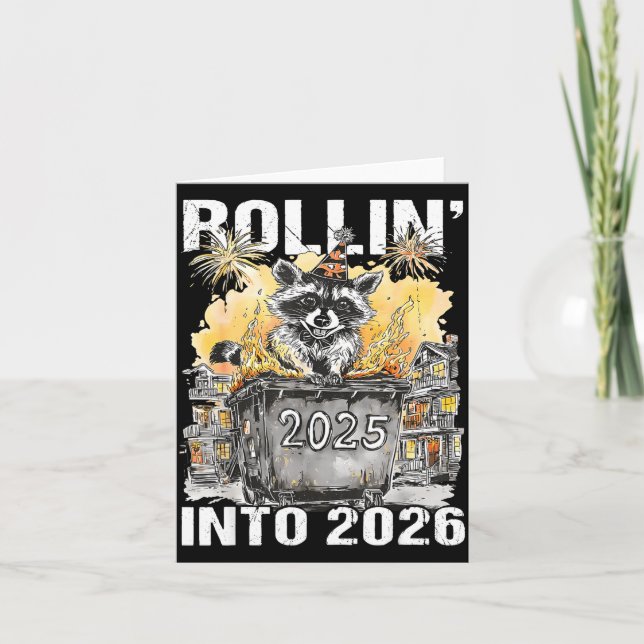 Rolling Into 2026 Trash Racoon Funny New Years Eve Kort (Framsida)