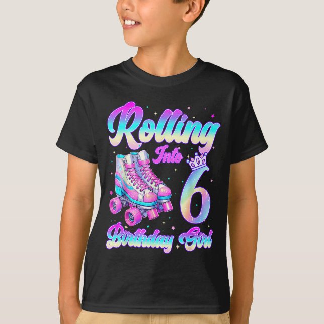 Rolling Into 6 Year Old Roller Skating 6th Birthda T Shirt (Framsida)