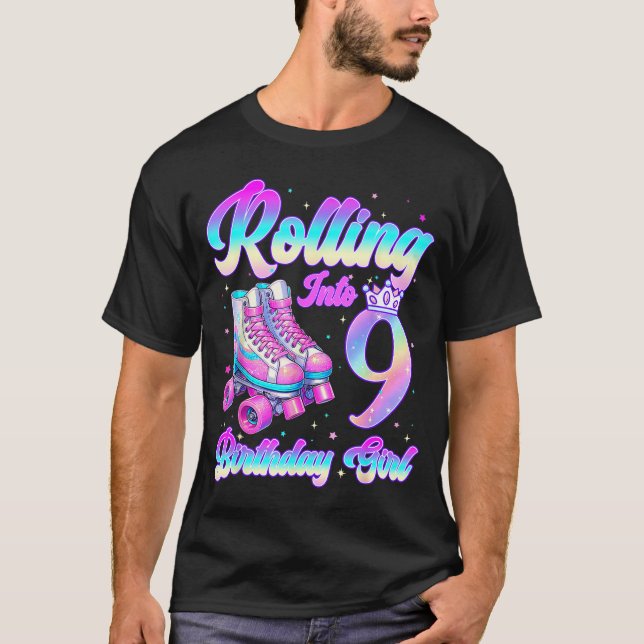 Rolling Into 9 Year Old Roller Skating 9th Birthda T Shirt (Framsida)
