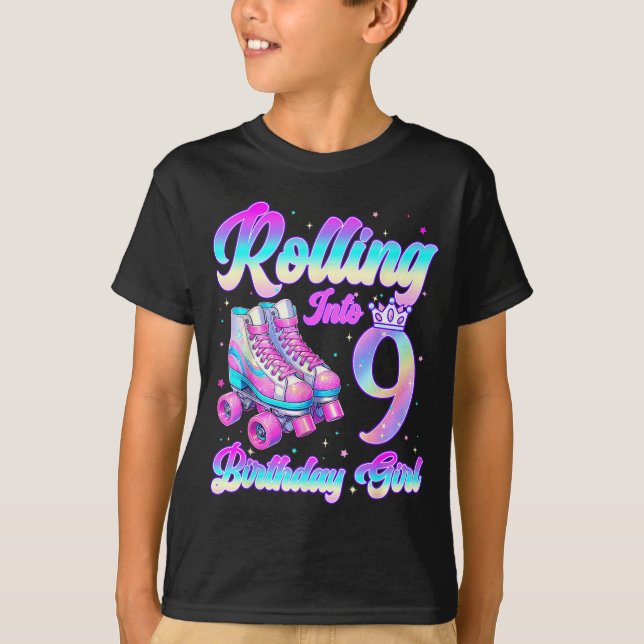 Rolling Into 9 Year Old Roller Skating 9th Birthda T Shirt (Framsida)