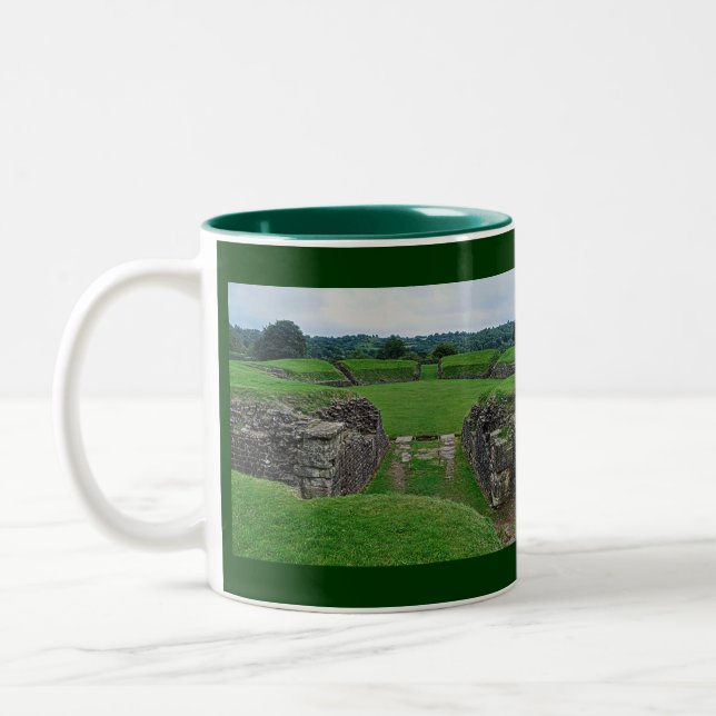 Roman Amphitheater Ruins Caerleon, Wales Två-Tonad Mugg (Vänster)