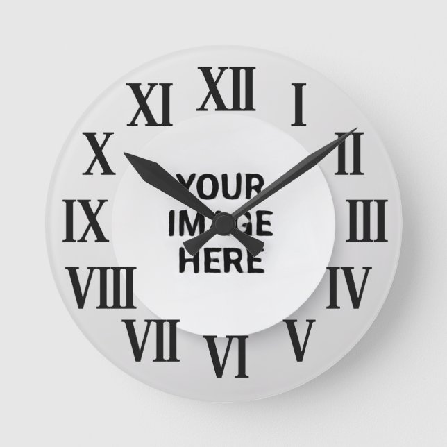 Roman Numeral Wall Clock with Photo and Name Rund Klocka (Framsida)