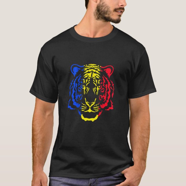 Romania Tiger Romanian Flag T Shirt (Framsida)