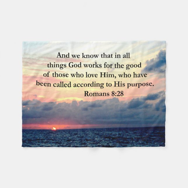ROMANS 8:28 FAITH FLEECEFILT (Framsidan (Horisontell))