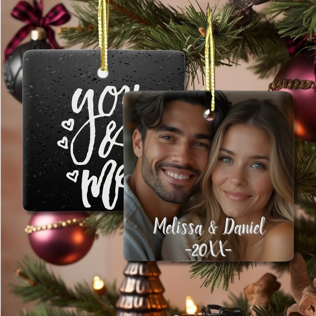 Romantic Black and White You & Me Valentine's Julgransprydnad Keramik (Romantic Black and White You & Me Valentine's Ceramic Ornament)