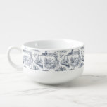 Romantic Blue Toile de Jouy, Fransk land stil Soppmugg<br><div class="desc">Med den här konstruktionen visas på ett vackert sätt en klassisk Toile de Jouy mönster i ett mjukt blått och vitt färg-schema. Med sina invecklade scener av ett bildlandskap med träd,  byggnad och fåglar ger mönster en känsla av elegans och tidlöshet,  perfekt för att omforma alla områden i insida.</div>
