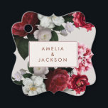 Romantic Burgundy red och koppar Bröllop Gåvor Etiketter<br><div class="desc">Den här Eleganten är Burgundy och den röda blommigtens bröllopsfest Favor-märkre som innehåller dina uppgifter om bröllop i modern skrift, som är inskriven i ett ram av dammiga beige vita med vattenfärgade blommor och botaniskt löv i ökeninspirerade jordtonsnyanser med burgundi, rött, maron och elfenben färg.perfekt kallelse till röd vintage bröllop...</div>