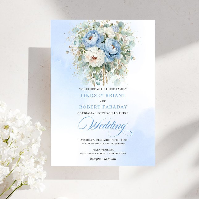 Romantic Dusty Blue Floral Eucalyptus Gold Wedding Inbjudningar (Romantic Dusty Blue Floral Eucalyptus Gold Wedding Invitation)