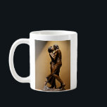 Romantic Embrace Mugg: Unik Kissing Kaffemugg<br><div class="desc">"Sip från kopp i romantik med vår yttre Mugg vid Kärlek, med en hisnande kyssstaty. Detta konstnärliga mästerverk fångar kärnan i det eviga kärlek, skapar varje kaffebrytning eller tetid ett ögonblick av sentimental skönhet. Den här mugg är skapad med försiktighet och innehåller inte bara dina favoritdrycker utan tillför också en...</div>