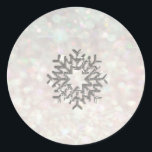 Romantic Glitter gnistra palepink Runt Klistermärke<br><div class="desc">Den glamorösa bakgrunden och snöflaken för trendig av elegant under vintern gör att glitter gnistra blek rosa och snöflake gör denna utformning mycket chic och finare. Sofistikerad och konstnärlig sammansättning av färg. Ett modernt, unikt grafiskt konstverk som skapats för dig. Du kan anpassa den här produkten genom att lägga till...</div>