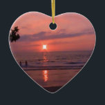 Romantic Hawaiian Sunset Ocean Beach Julgransprydnad Keramik<br><div class="desc">Big Island of Hawaii-resefoterna gör vackra keepsakégåvor. ⭐ PERSONALISERA den här mallen med teckningen. ⭐ REDIGERA det ytterligare om du vill göra fler ändringar. ⭐ Överför den här designen till valfri produkt. Besök alla mina butiker på bit.ly/SandyspiderStores (klipp ut och klistra in).</div>