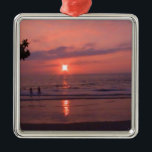 Romantic Hawaiian Sunset Ocean Beach Julgransprydnad Metall<br><div class="desc">Big Island of Hawaii-resefoterna gör vackra keepsakégåvor. ⭐ PERSONALISERA den här mallen med teckningen. ⭐ REDIGERA det ytterligare om du vill göra fler ändringar. ⭐ Överför den här designen till valfri produkt. Besök alla mina butiker på bit.ly/SandyspiderStores (klipp ut och klistra in).</div>