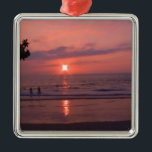 Romantic Hawaiian Sunset Ocean Beach Julgransprydnad Metall<br><div class="desc">Big Island of Hawaii-resefoterna gör vackra keepsakégåvor. ⭐ PERSONALISERA den här mallen med teckningen. ⭐ REDIGERA det ytterligare om du vill göra fler ändringar. ⭐ Överför den här designen till valfri produkt. Besök alla mina butiker på bit.ly/SandyspiderStores (klipp ut och klistra in).</div>