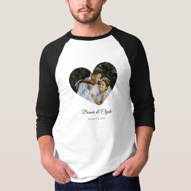 Romantic Heart Couple Name Date Personalized T Shirt (Framsida)