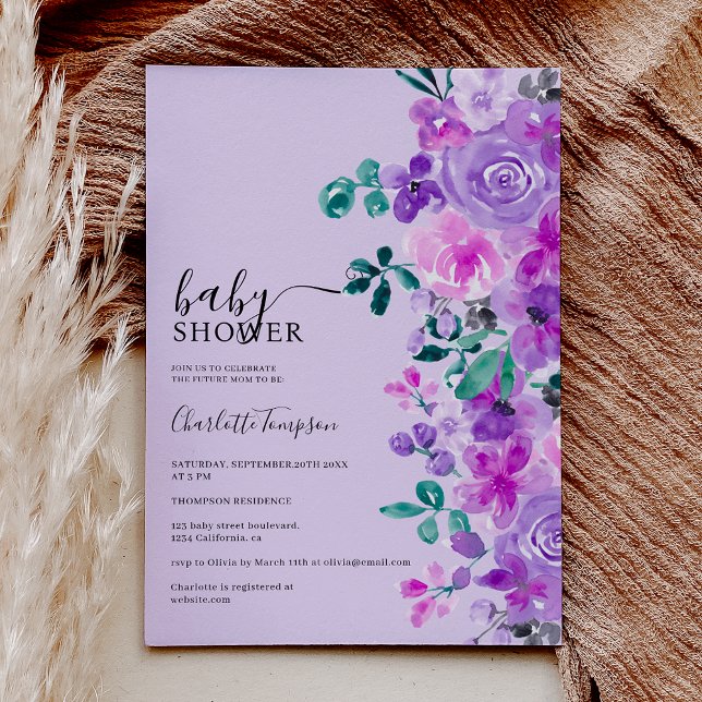 Romantic lila blommor lavender babydusch inbjudningar (Romantic purple flowers lavender baby shower invitation on purple)