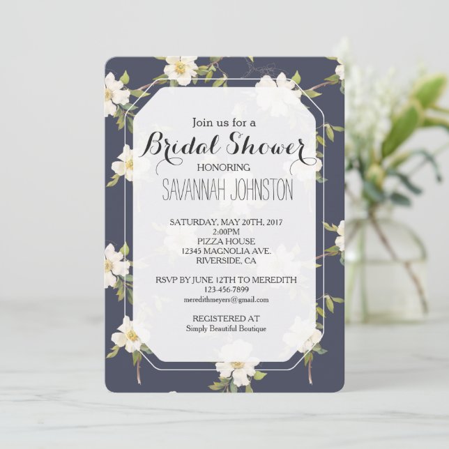 Romantic Navy Blue White Floral Bridal shower Inbjudningar (Stående Fram)