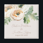 Romantic Peach Ranunculus på Elfenbenskusten Magnet<br><div class="desc">Den här romantiska anpassningsbarna av blommigt har en elegant bakgrund av elfenben färg med vattenfärg ranunculus blommor. En delikat bukett av persikor och vit färgad ranunculus bildas på toppen. Namnen på ett nytt provexemplar av paret och bröllop trycks nedan. Du kan anpassa magneten så att den innehåller egna namn eller...</div>