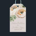 Romantic Peach Ranunculus på Elfenbenskusten Presentetikett<br><div class="desc">De här romantiska märkrna för presenter i blommigten har en elegant bakgrund av elfenben färg med vattenfärgade ranunculus-blommor. En delikat bukett av persikor och vit färgad ranunculus bildas på toppen. Namnen på ett nytt provexemplar av paret och bröllop trycks nedan. Du kan anpassa presentens märkre så att de innehåller egna...</div>